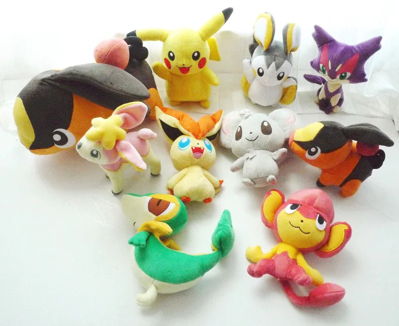Pikachu/Pokemon Plush Set
